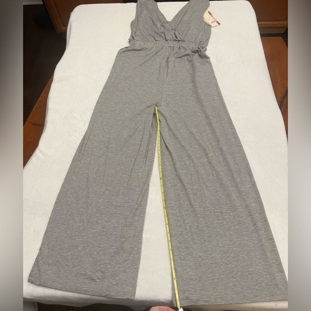 SMALL NWT Grey Wide-Leg Jumpsuit Jumper Elastic Waist and Sleeveless Tank - Picture 6 of 13